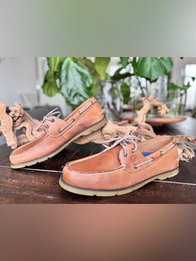 Sperry top sliders.  Classic Leather Boat Shoes